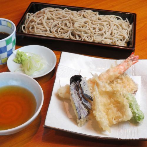 [Signature menu] Be sure to try the [Tenzaru], which is loved by the locals and is the owner's specialty.