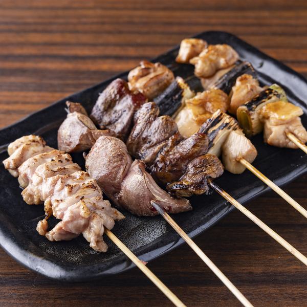 【備長炭で焼き上げる串焼】炭火ならではの食欲をそそる芳醇な香りをまとわせる極上の逸品◆209円(税込)～