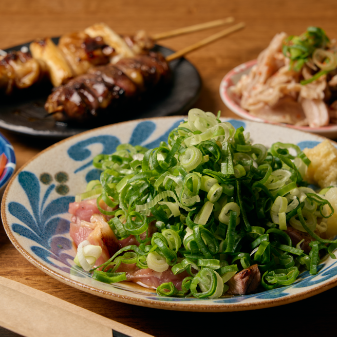 牛すじの煮込み・さつま知覧鳥タタキ・定番&変わり種串焼きなど