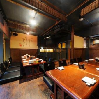 《貸切はフロアごとに可能》◆１Fフロア◆宴会向きの席：最大35名様まで可能なフロアでございます。◆２Fフロア◆宴会向きの席：18名様から貸切に出来るお部屋です。最大24名様まで可能です。◆地下フロア◆15～20名様まで貸切可能の地下フロア。宴会、打ち上げ、サークル宴会にピッタリ！ご予約受付中。