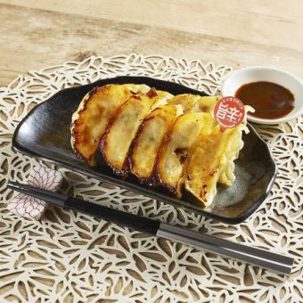《焼き餃子》　旨辛焼き餃子 12個入