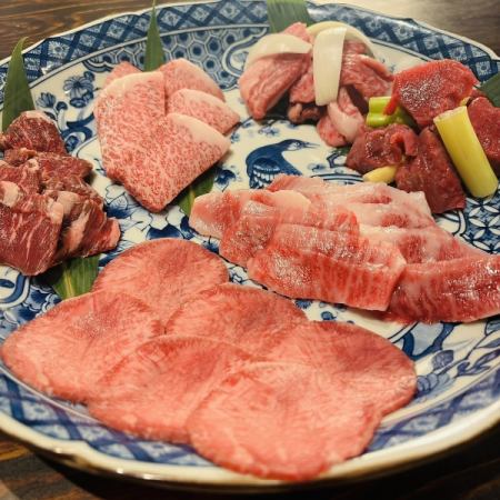 【ご家族におすすめ◎】焼肉の人気部位を単品よりお得に◎ファミリーセット全6品400g　6,200円