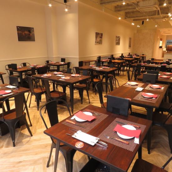 広い店内は、最大80名様までご利用できるようになっております！