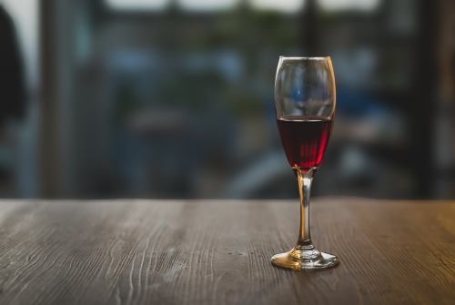 【无限时间】葡萄酒自助餐当天还可以享用新鲜的桶装起泡酒（周五、周六因座位时间限制，限时2小时）