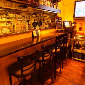 お連れ様や仲間飲みに人気のカウンター席♪