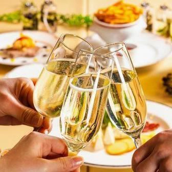 【日～木限定】無制限飲み放題◎※18時以降※女性のお客様のみのご来店で飲み放題が驚愕の1800円