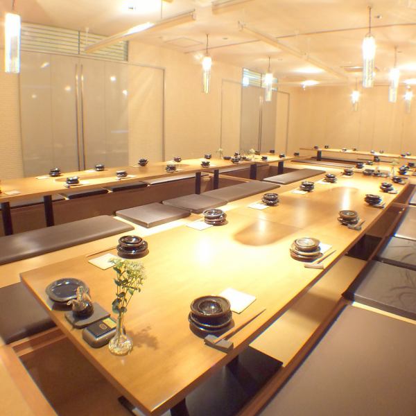 [We can accommodate a variety of banquets] Seats with sunken kotatsu.A completely private room that can accommodate up to 70 people.There are rooms with table seats and rooms with sunken kotatsu seats.It is a seat where you can stretch your legs comfortably, so please spend a relaxing time.It can be used not only for banquets, but also for girls' parties and after-parties.