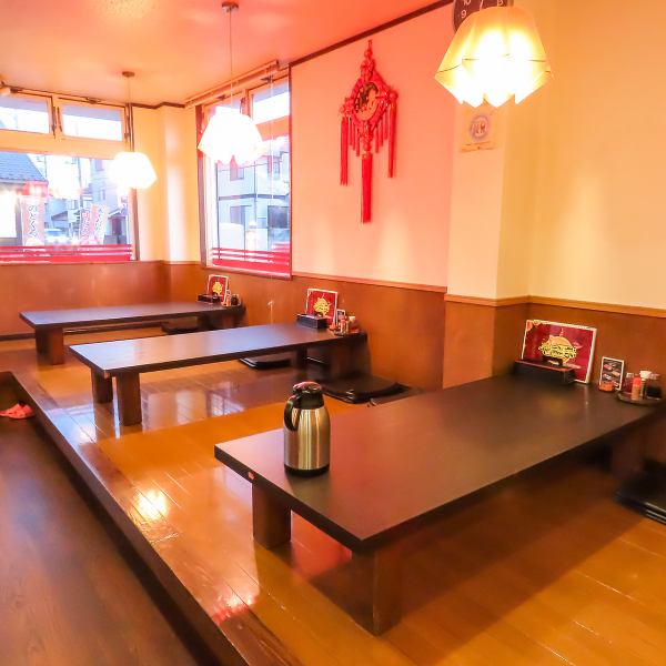 店内は広々としており、団体での集まりや打ち上げに最適な雰囲気♪最大74名様まで収容可能で、貸切のご相談も承っております！本場の活気あふれる空間で、周りを気にせず賑やかに本格台湾料理を楽しめるのが魅力◎少人数から大型宴会まで、ぜひお気軽にご利用ください♪