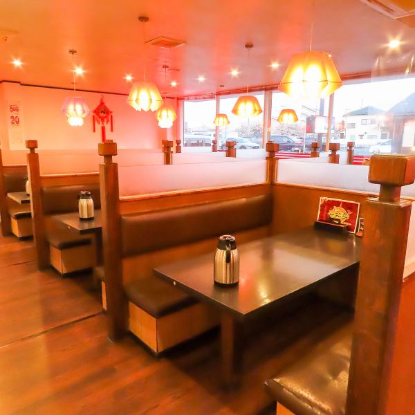 全74席の広々とした店内は、友人とのランチや賑やかなディナーに最適です◎ゆったりとしたテーブル席を完備しており、大人数での打ち上げや季節の宴会にも対応可能♪本場の活気あふれる空間で、自慢の台湾料理を囲みながら、仲間とワイワイ楽しいひとときをお過ごしいただけます☆