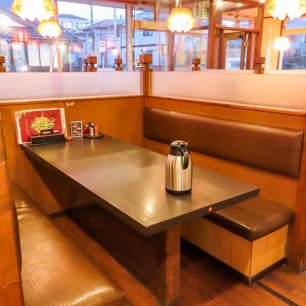 温かな照明が灯る落ち着いた空間は、大切な人との会話をゆったり楽しむのに理想的◎居心地を重視した広めの席配置なので、小さなお子様連れやデートでも周りを気にせず安心♪清潔感のある店内で、本場の味を心ゆくまでリラックスしてお楽しみください。