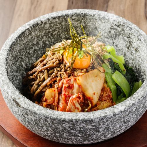 Stone-baked bibimbap (with soup)