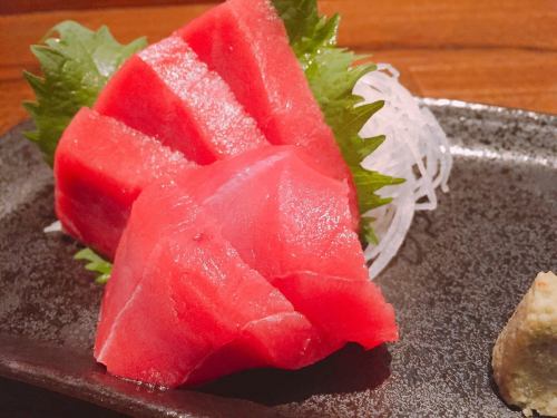 Bluefin tuna lean sashimi