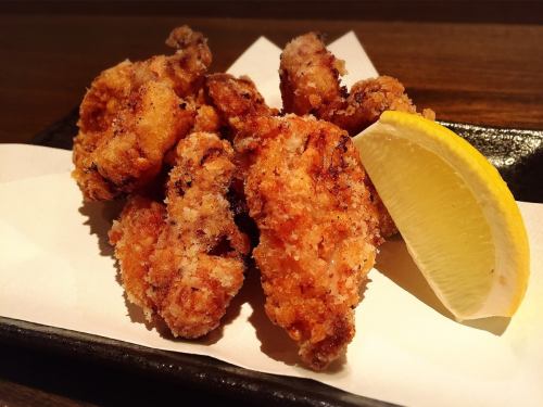 Deep-fried domestically-produced chicken cartilage with salt