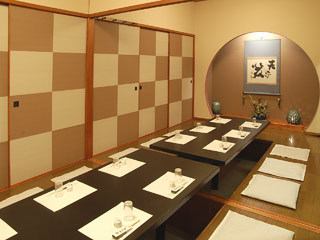 A private room with 10 people-private OK.Free transfer for bookings of 15 or more.(※ more than dish price 6400 yen ※ 10K range)