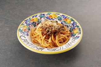 Bucatini bolognese (beef meat sauce)