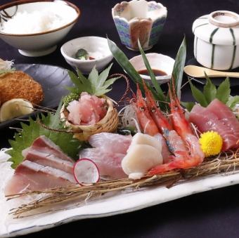 Luxurious sashimi set