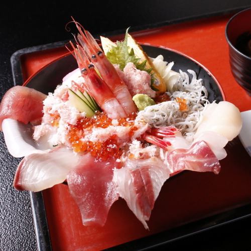 ぜんていの豪華海鮮丼
