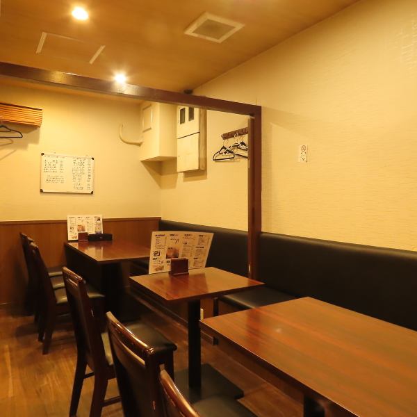 30名様からの貸切対応も承っております。1週間前までの電話予約にて、ご予算に合わせた最適なコースをご提案することも可能です。会社行事や大規模な集まりなど、一体感のある宴会を実現するための設備と環境が整っています。広々とした空間で、特別な時間を皆様と一緒に共有してください★