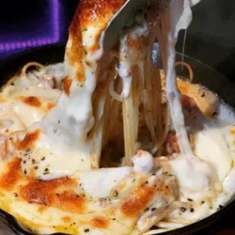 【当日予約OK】生ハムの盛り合わせやチーズの海に溺れるボロネーゼなど計5品＋2H[飲放]⇒3500円
