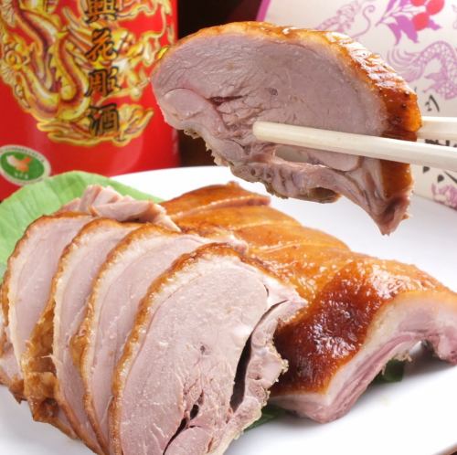 台式锅烧鸭是莲湖园新馆的原创菜单！这是只有在这里才能品尝到的特色菜♪
