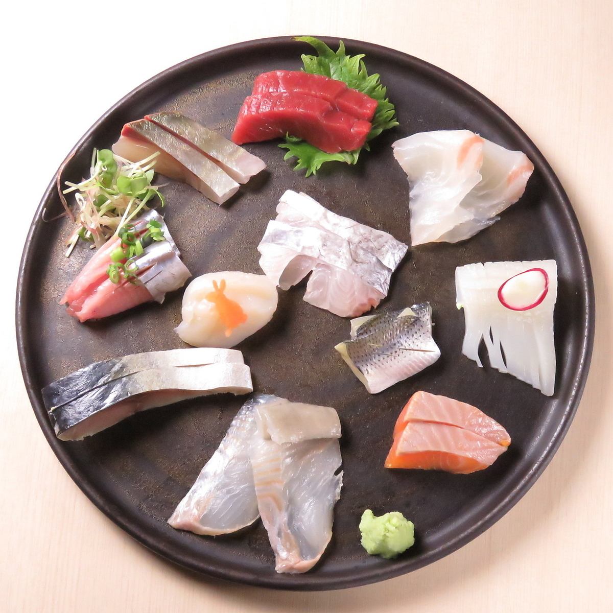 The most delicious fish and shellfish procured from all over the country at that time are slurried ♪