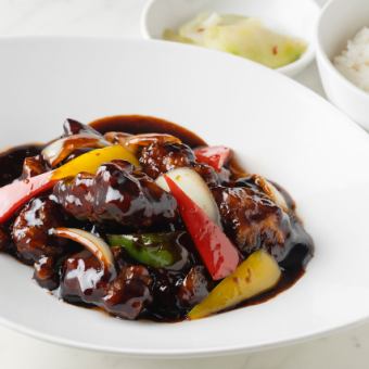 Salad, dessert, soup, coffee buffet included [Sweet and sour pork with black vinegar]