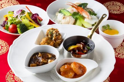 附咖啡吧【完美午餐套餐(中式)】使用优惠券立省2,700日元→立省2,430日元