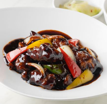 Salad, dessert, soup and coffee buffet included [Kurozu Sweet and Sour Pork]