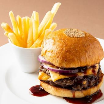 Salad, dessert, soup and coffee buffet included [Hokkaido beef smash burger]