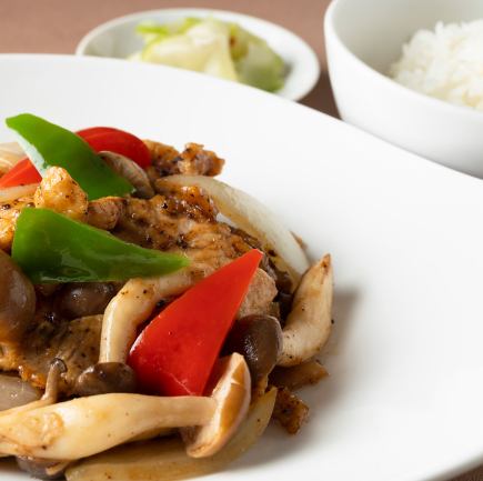 디저트 등의 사이드 뷔페 첨부【돼지고기의 블랙 콩 볶음】