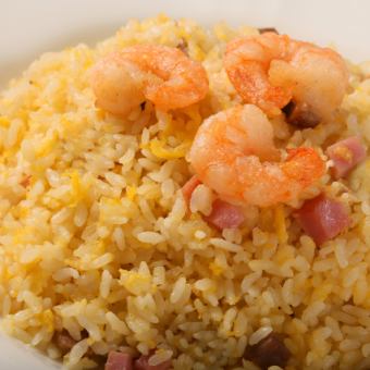 サラダ ・ デザート ・ スープ ・ コーヒービュッフェ付【五目チャーハン】