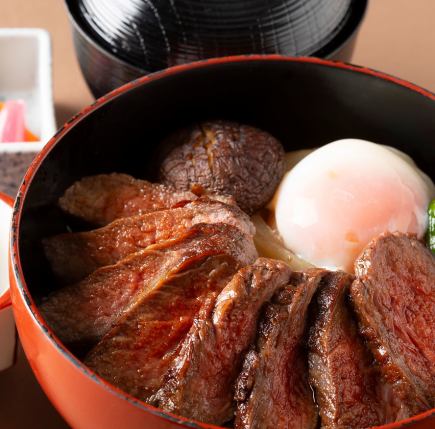 サラダ ・ デザート ・ スープ ・ コーヒー付【道産牛ステーキ丼】　