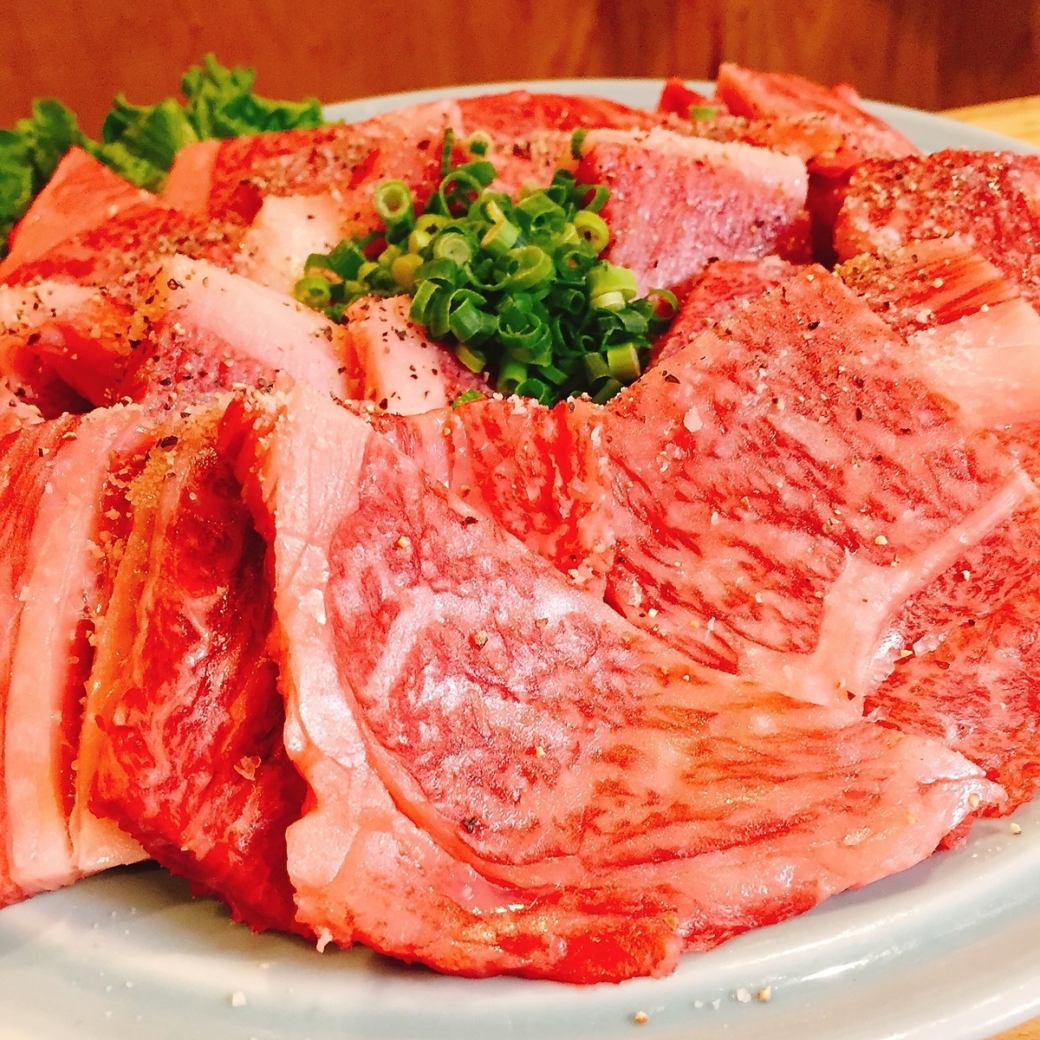You can enjoy fresh superior meat and delicious local dish "Kyotoru Nabe"!