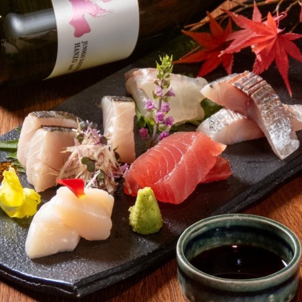 Assortment of 3 types and 5 types of sashimi where you can enjoy the bounty of the fresh sea.