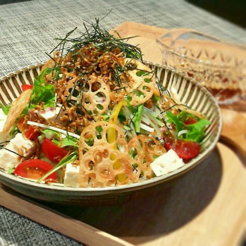 [선술집 풍의 일본식 샐러드도】 두부와 잡어 선명 일본식 샐러드