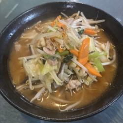 野菜盛り味噌ラーメン