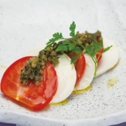 もっちり豆冨とトマトのカプレーゼ