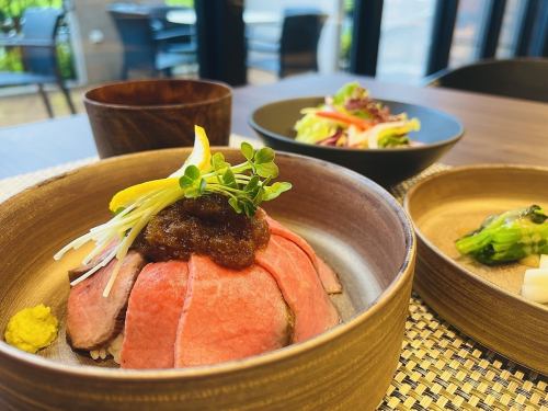 飛騨牛ローストビーフボウル