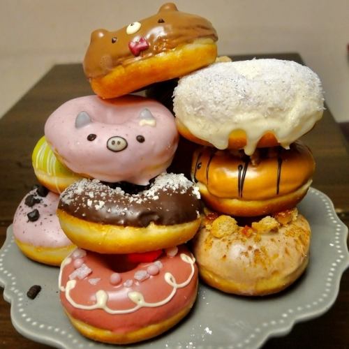 It's like a picture book world ♪ We have a dream Donuts tower available