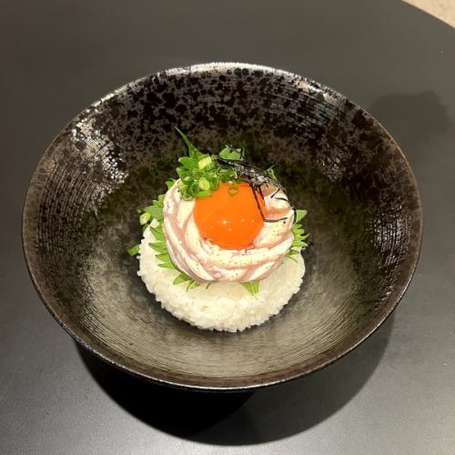 鶏ユッケ丼
