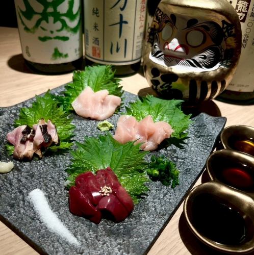 厳選！！！朝引き地鶏の新鮮鳥刺し盛り！