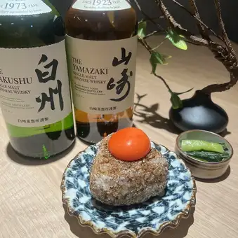 焼きおにぎり卵黄のせ