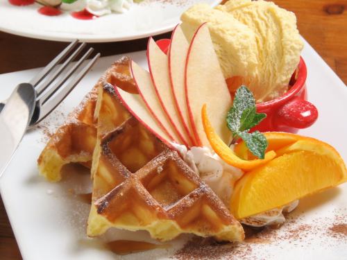 Brussels waffle with maple and vanilla fruit