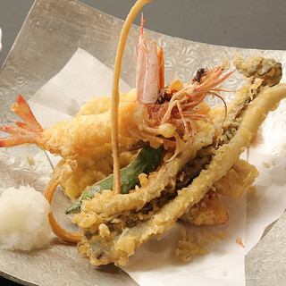 Tempura single item (conger eel, live shrimp, peach)