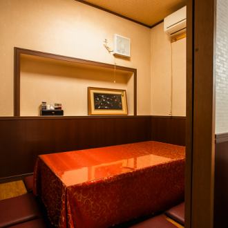 9名様までご利用可能な個室をご用意しております。周りの目を気にせず、大切な人達のプライベートシーンの思い出作りにご利用ください。