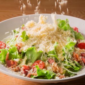 Caesar salad with palmezan cheese