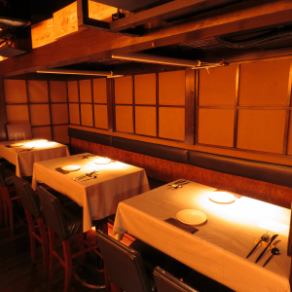 We have seats in private rooms.Table seats can also be used as private rooms.