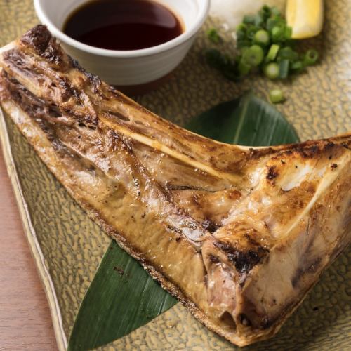 中はギッシリ！鮪のカマ焼き