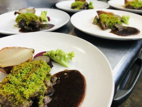 メイン料理を選べるランチ