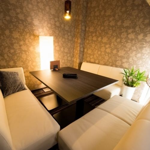 We have a private room with sofa seats where you can relax in a European style ♪ You can enjoy your own time without worrying about the surroundings in the private room with partitions.Ideal for girls-only gatherings as well as dates ☆ Please enjoy the special dishes in a calm atmosphere.